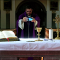 Стрим-литургия и онлайн-таинства